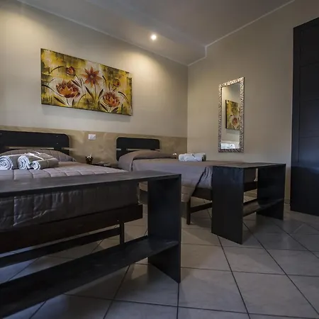 Bed & Breakfast Side *